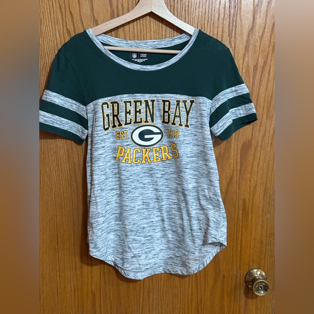 Team Apparel Green Bay Packers Women's sz medium Tee glitter Green and Gray(Z)